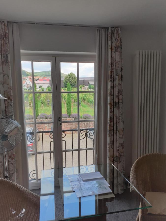 Das Landhotel Weingut Gernert Санкт-Мартин Экстерьер фото