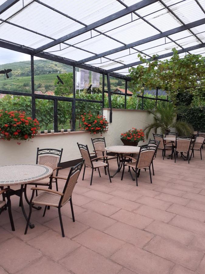 Das Landhotel Weingut Gernert Санкт-Мартин Экстерьер фото